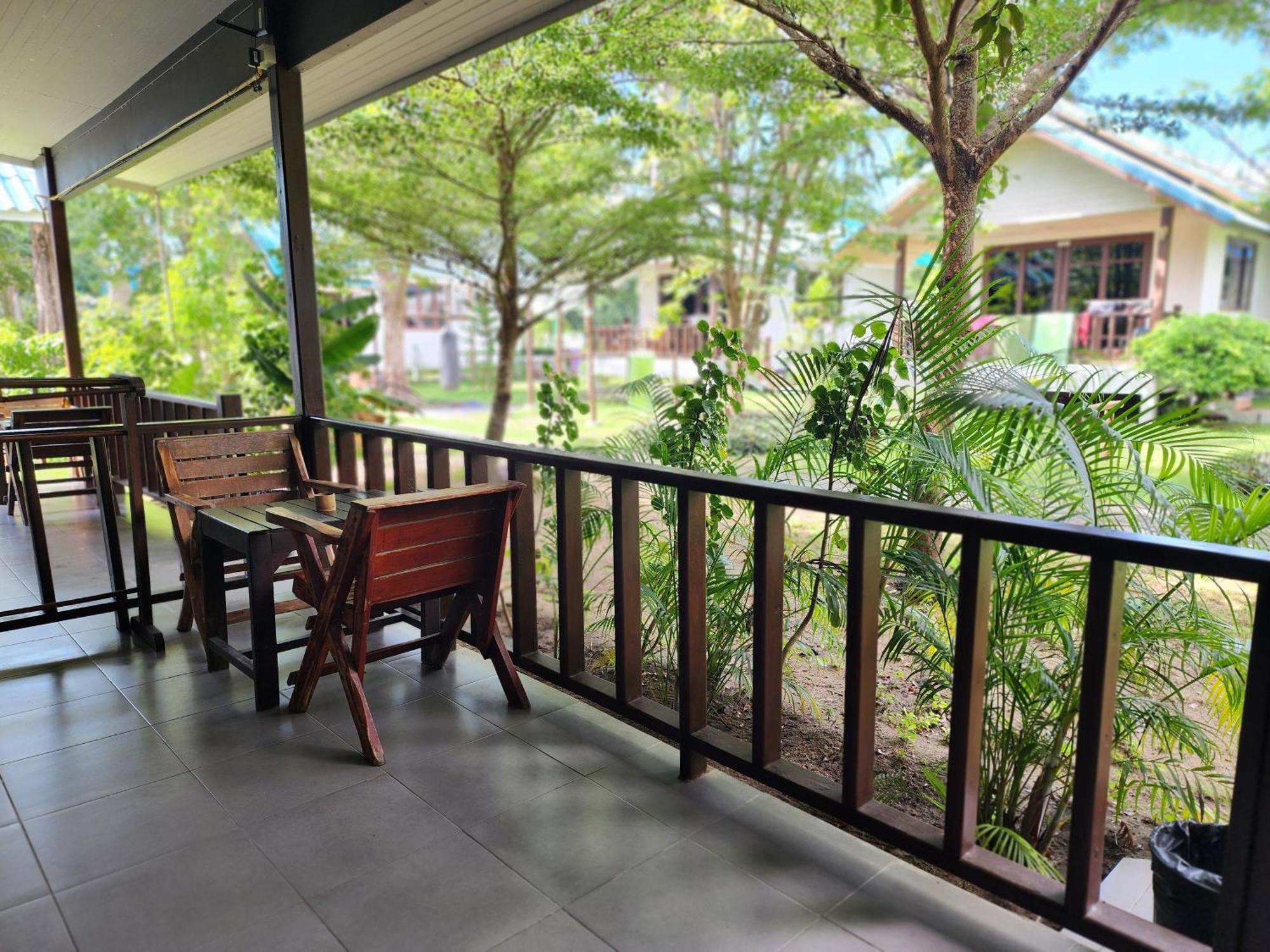Tiki Koh Phangan Restaurant Bar And Coworking (adults Only) Hotel Baan Tai